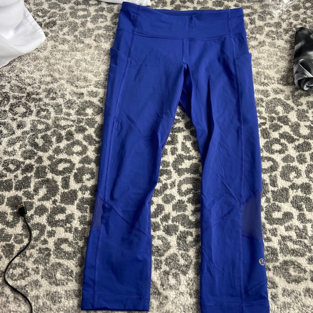 Lululemon blue cropped leggings